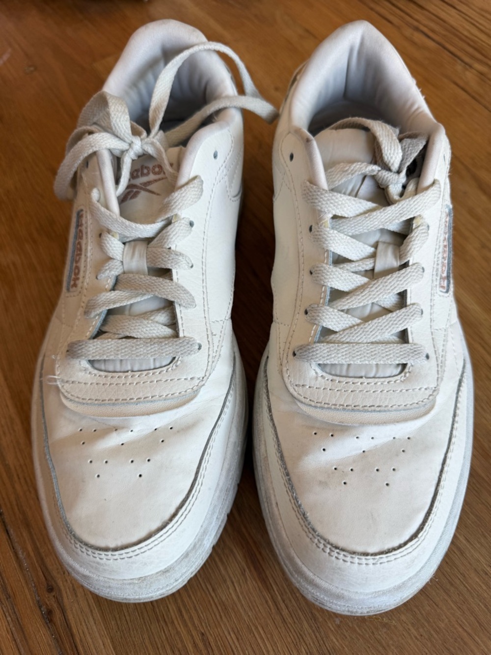 Reebok White Leather Platform Sneakers Women’s Size 9 Casual Trendy